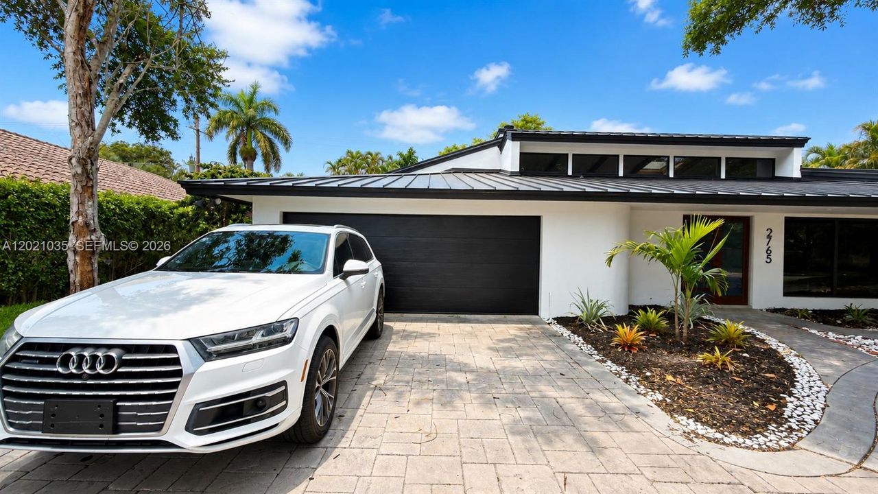 For Sale: $1,900,000 (5 beds, 3 baths, 2836 Square Feet)