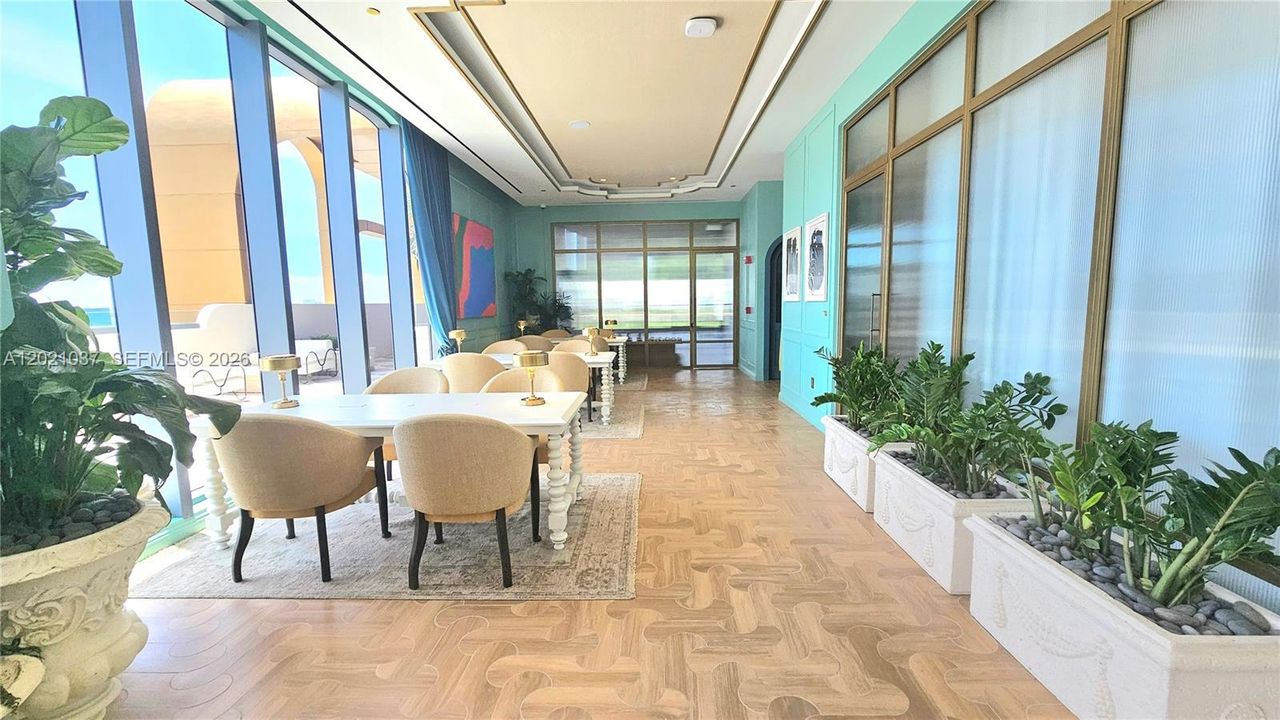 出租: $5,000 (1 贝兹, 1 浴室, 638 平方英尺)