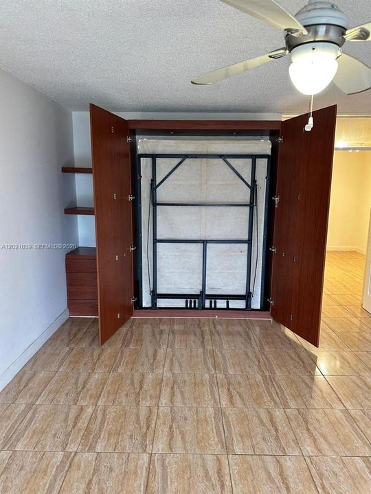 На продажу: $159,900 (1 спален, 1 ванн, 875 Квадратных фут)