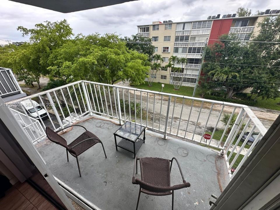 На продажу: $159,900 (1 спален, 1 ванн, 875 Квадратных фут)