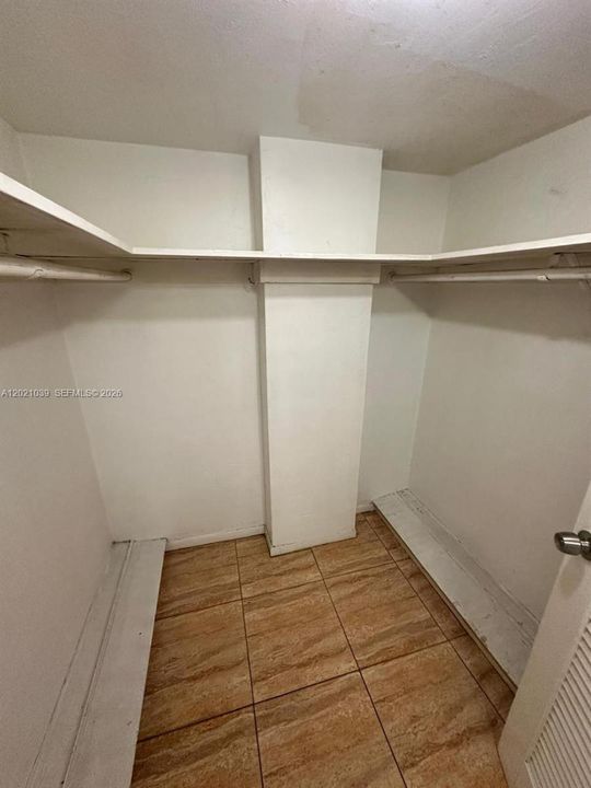 На продажу: $159,900 (1 спален, 1 ванн, 875 Квадратных фут)