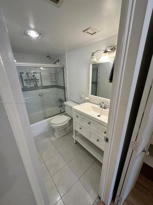 На продажу: $159,900 (1 спален, 1 ванн, 875 Квадратных фут)
