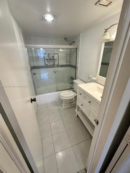 На продажу: $159,900 (1 спален, 1 ванн, 875 Квадратных фут)