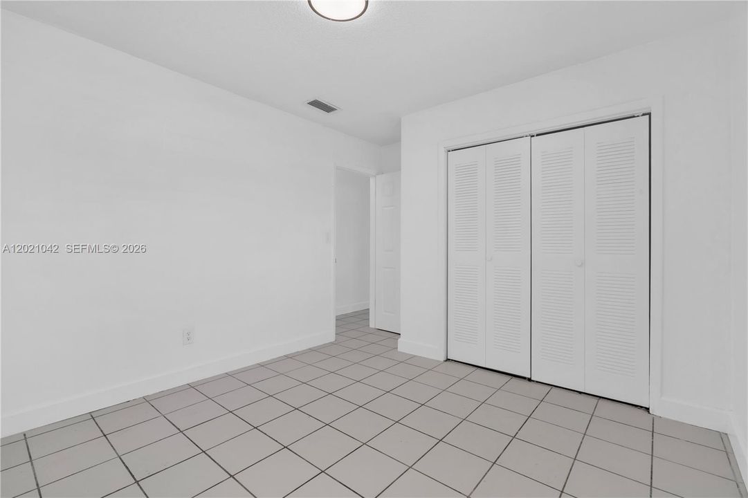 Recently Rented: $3,000 (3 beds, 2 baths, 1929 Square Feet)