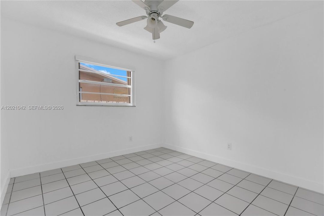 Recently Rented: $3,000 (3 beds, 2 baths, 1929 Square Feet)