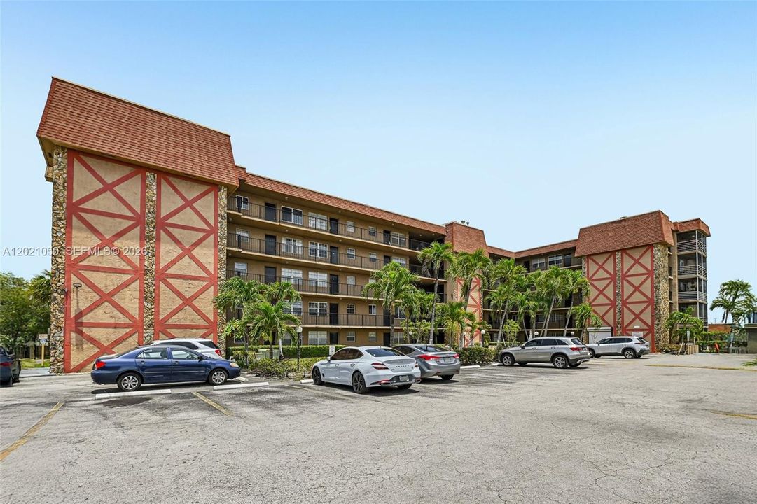 For Sale: $235,000 (2 beds, 1 baths, 661 Square Feet)