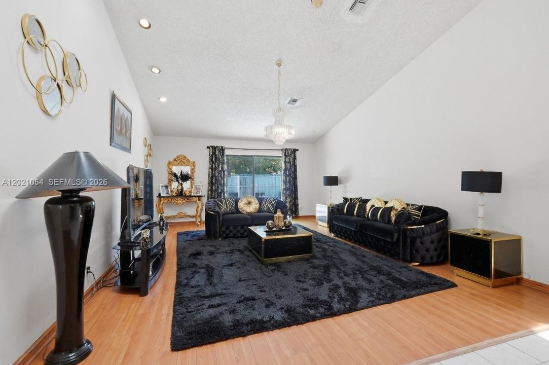 For Sale: $569,000 (3 beds, 2 baths, 1855 Square Feet)