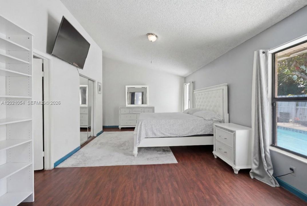 For Sale: $569,000 (3 beds, 2 baths, 1855 Square Feet)