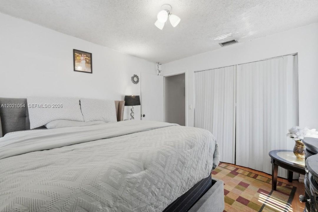 For Sale: $569,000 (3 beds, 2 baths, 1855 Square Feet)