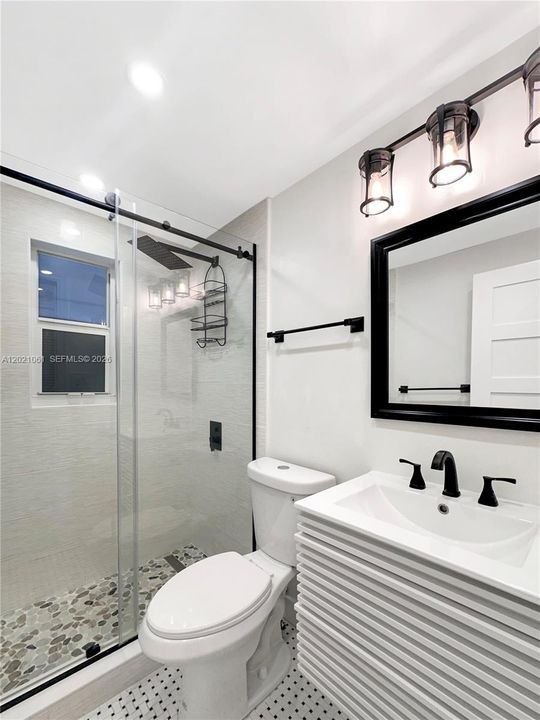 Active With Contract: $1,900 (1 beds, 1 baths, 730 Square Feet)