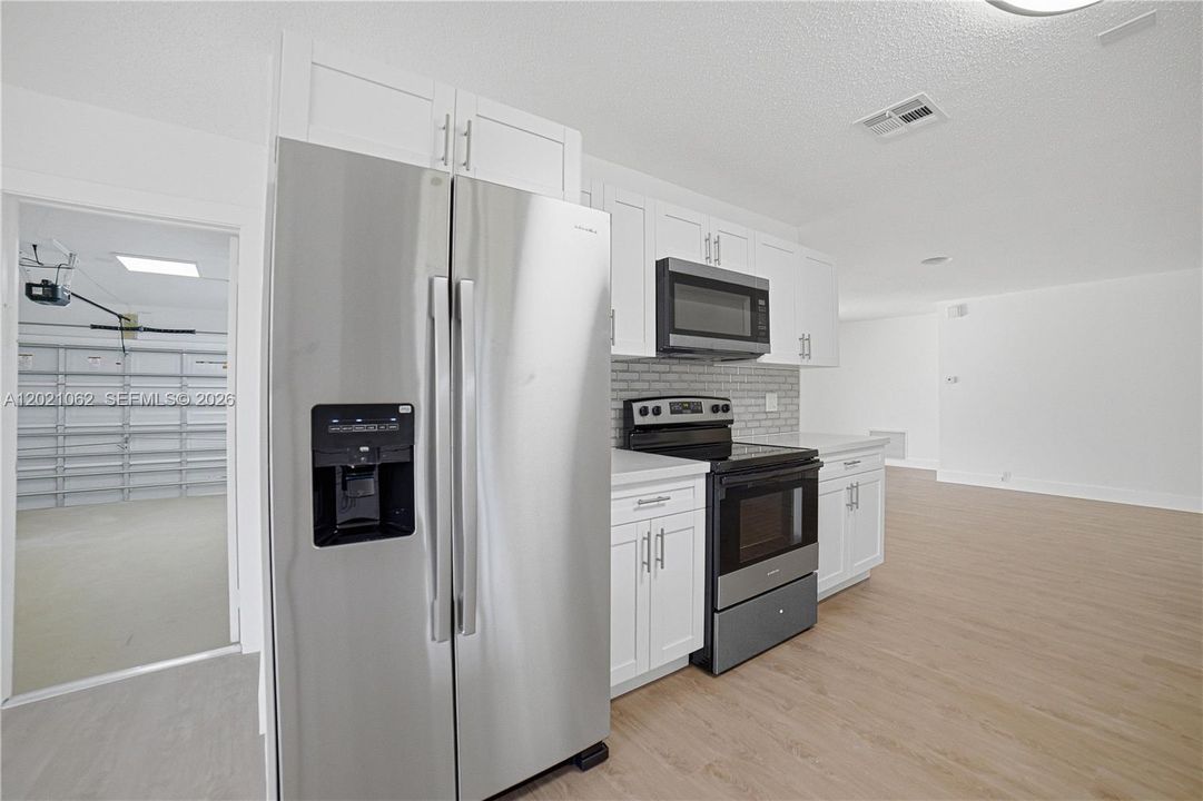 En Venta: $519,900 (4 camas, 2 baños, 1719 Pies cuadrados)