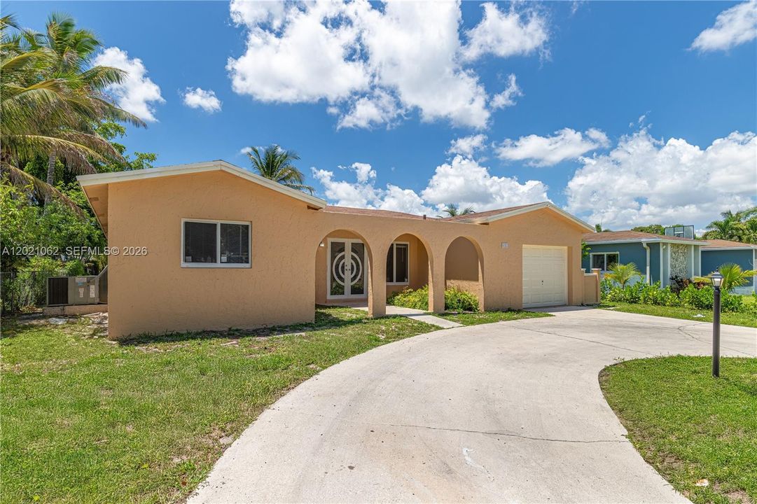En Venta: $519,900 (4 camas, 2 baños, 1719 Pies cuadrados)
