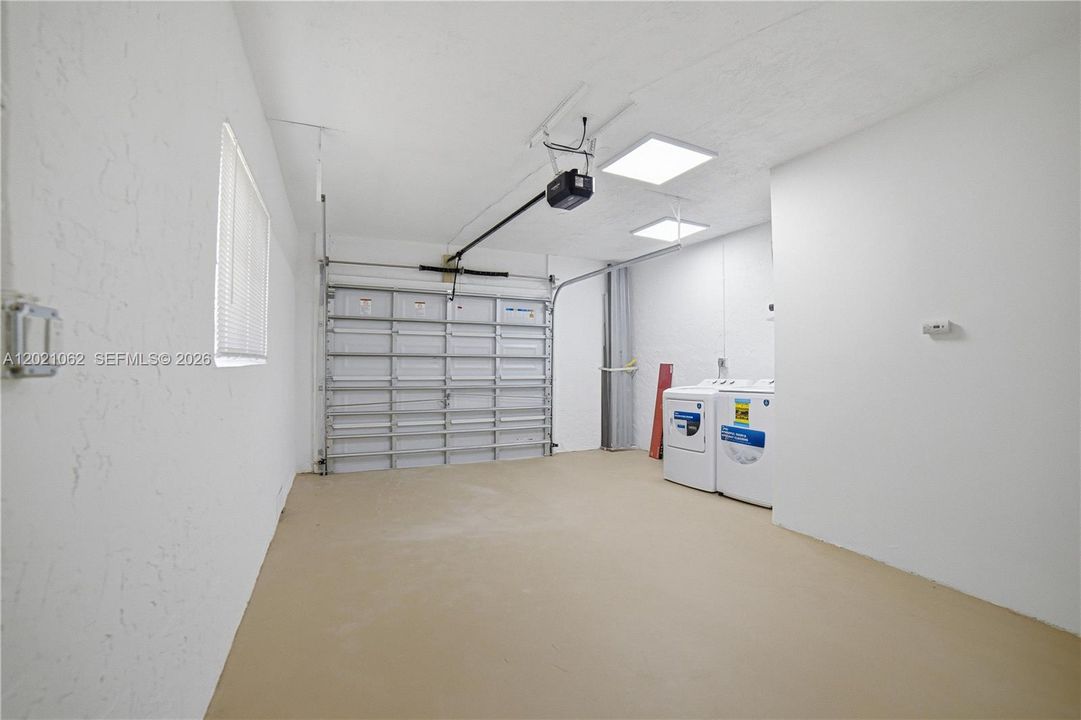 En Venta: $519,900 (4 camas, 2 baños, 1719 Pies cuadrados)