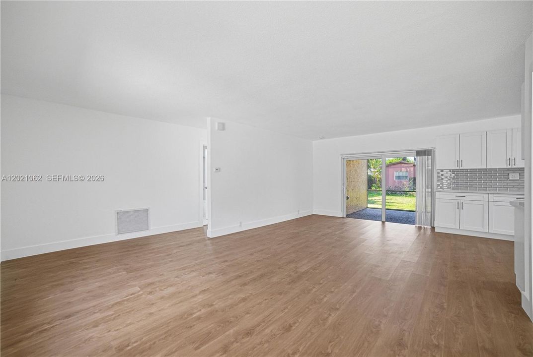 En Venta: $519,900 (4 camas, 2 baños, 1719 Pies cuadrados)