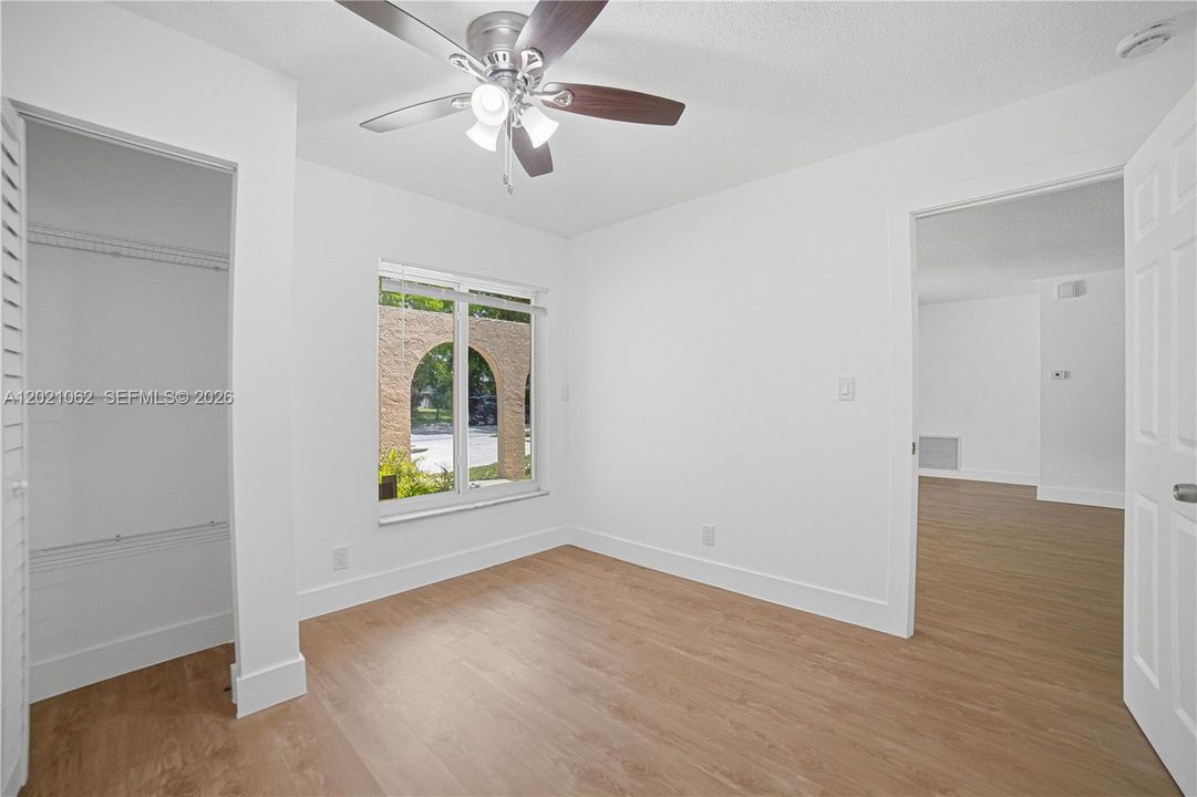 En Venta: $519,900 (4 camas, 2 baños, 1719 Pies cuadrados)