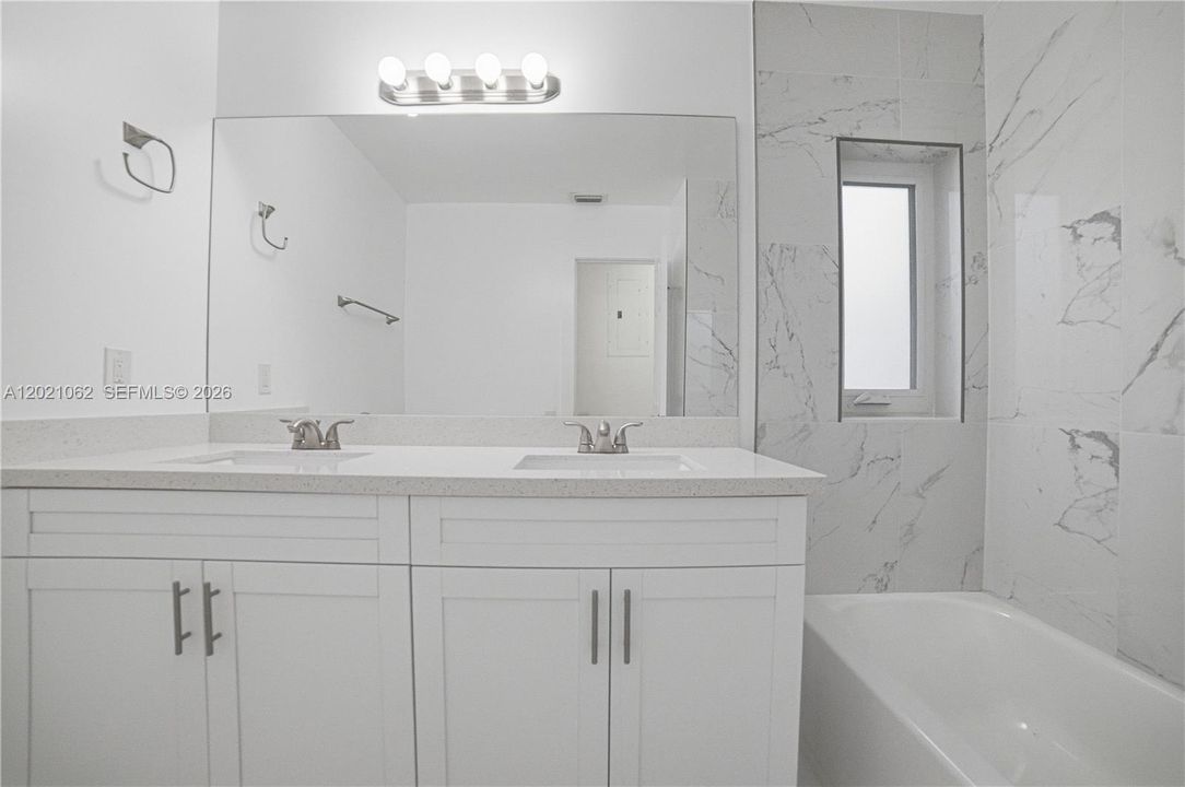 En Venta: $519,900 (4 camas, 2 baños, 1719 Pies cuadrados)