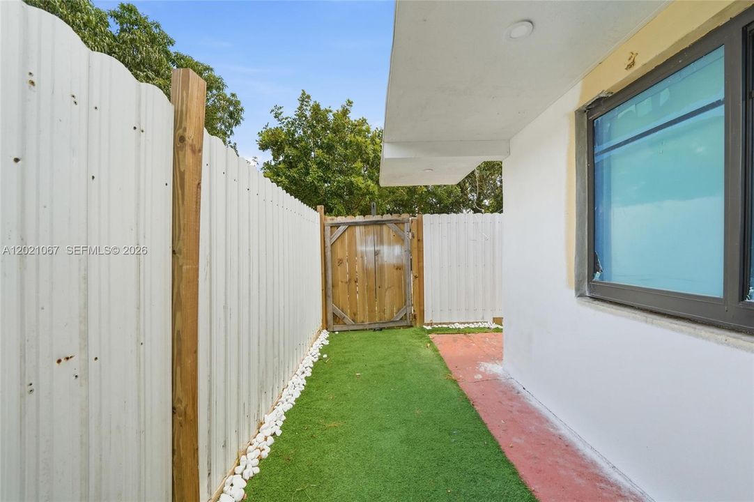Active With Contract: $580,000 (3 beds, 1 baths, 1315 Square Feet)