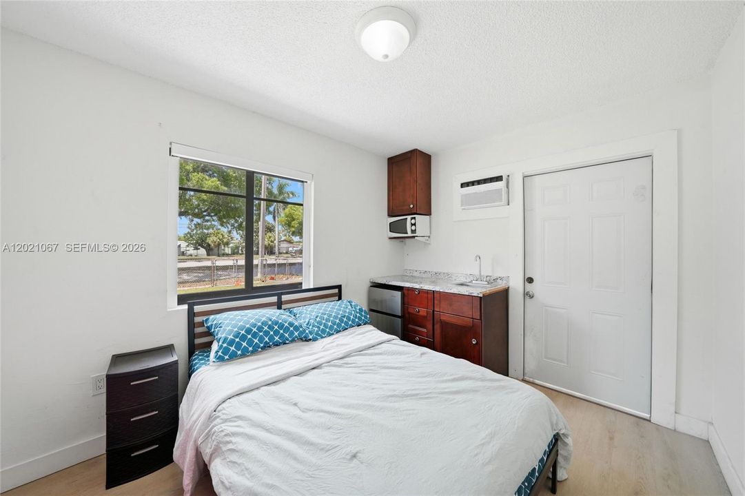 Active With Contract: $580,000 (3 beds, 1 baths, 1315 Square Feet)