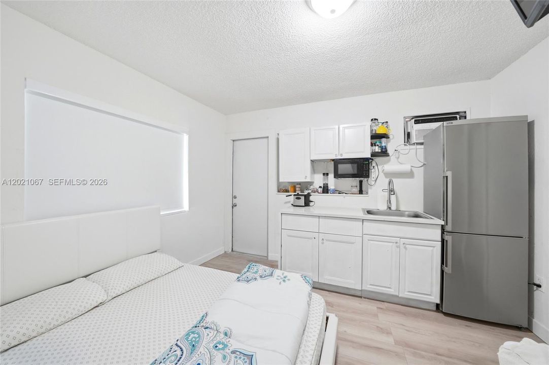 Active With Contract: $580,000 (3 beds, 1 baths, 1315 Square Feet)