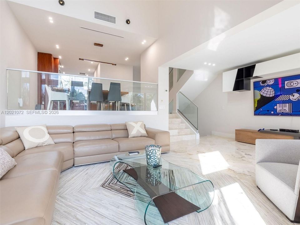 For Sale: $1,999,999 (4 beds, 4 baths, 2203 Square Feet)