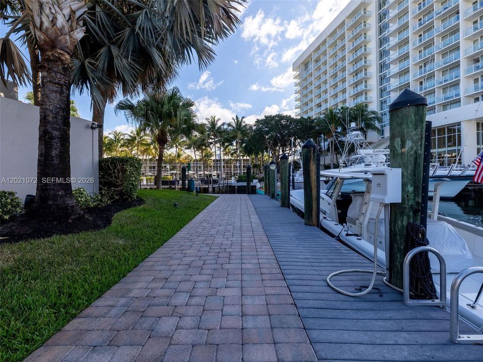 For Sale: $1,999,999 (4 beds, 4 baths, 2203 Square Feet)