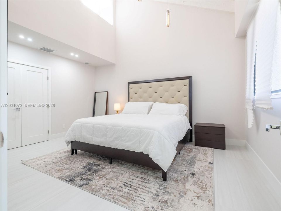 For Sale: $1,999,999 (4 beds, 4 baths, 2203 Square Feet)