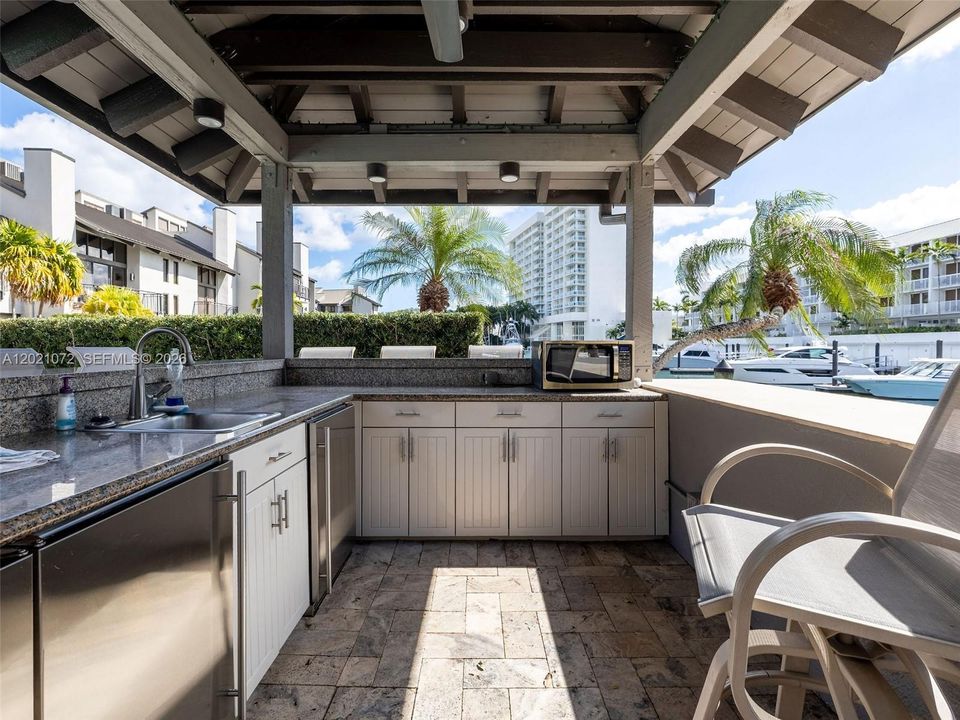 For Sale: $1,999,999 (4 beds, 4 baths, 2203 Square Feet)