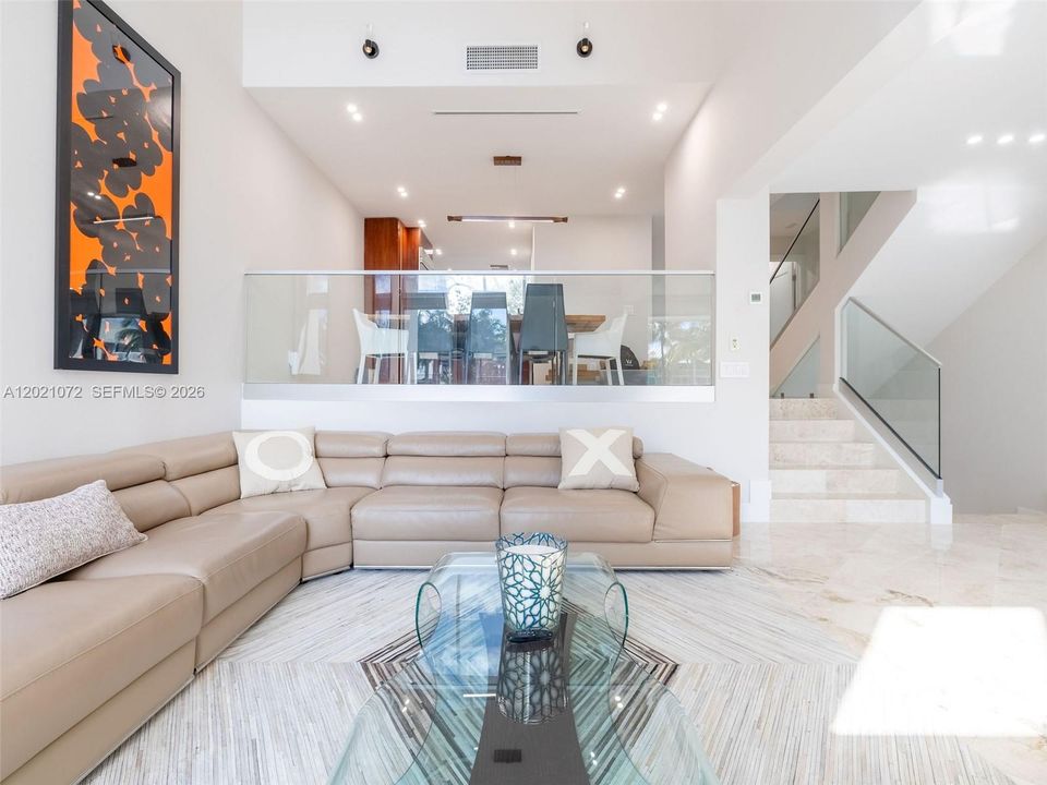 For Sale: $1,999,999 (4 beds, 4 baths, 2203 Square Feet)