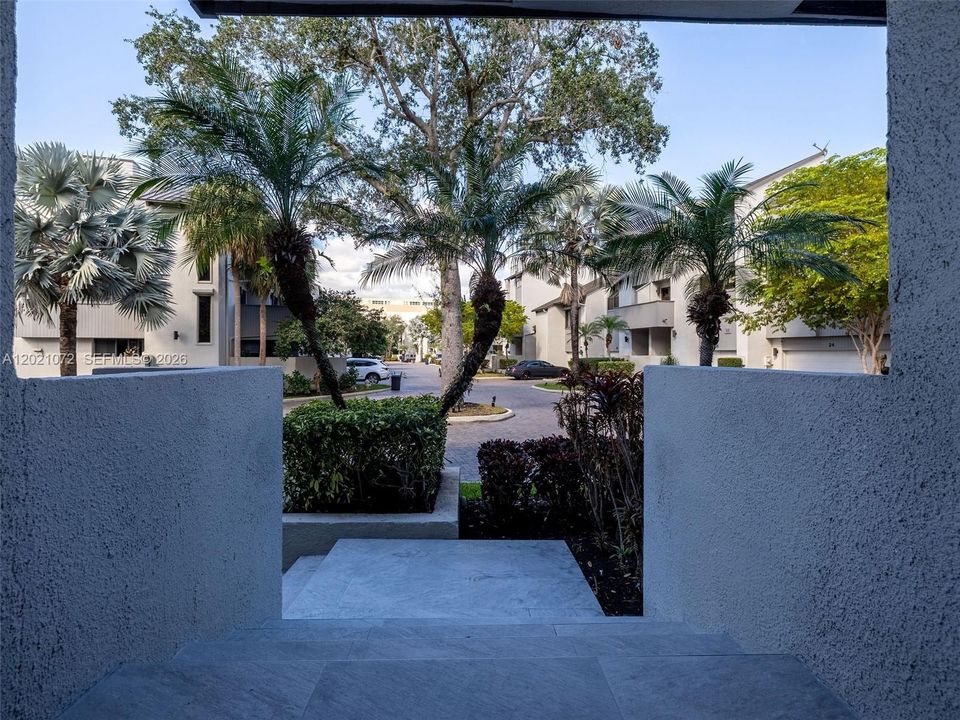 For Sale: $1,999,999 (4 beds, 4 baths, 2203 Square Feet)