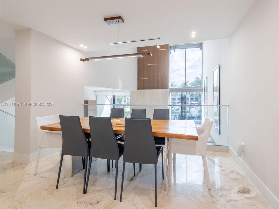 For Sale: $1,999,999 (4 beds, 4 baths, 2203 Square Feet)