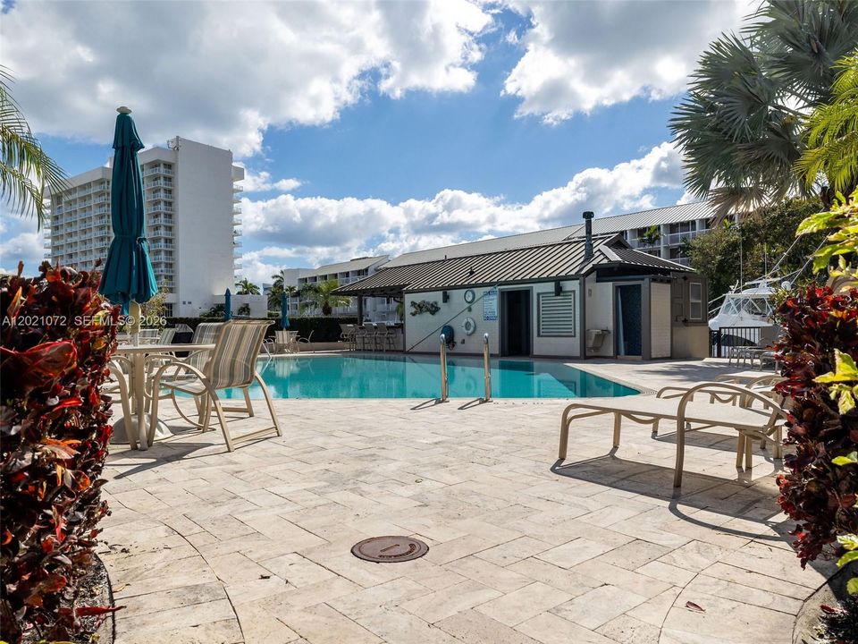 For Sale: $1,999,999 (4 beds, 4 baths, 2203 Square Feet)