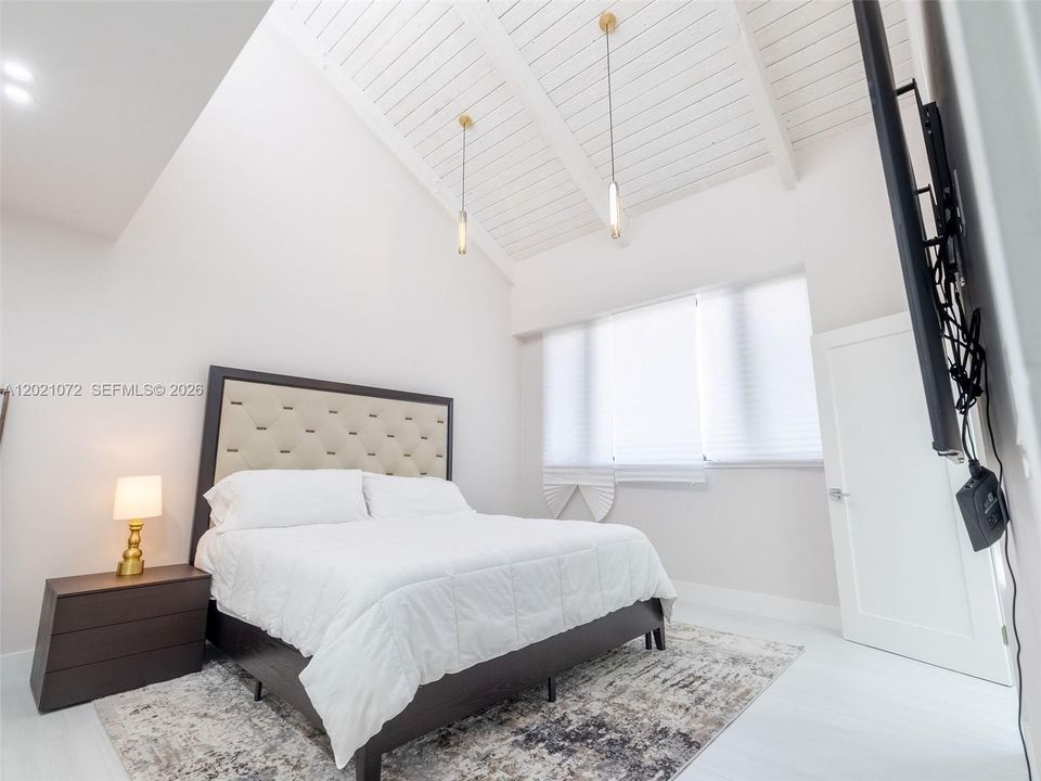 For Sale: $1,999,999 (4 beds, 4 baths, 2203 Square Feet)
