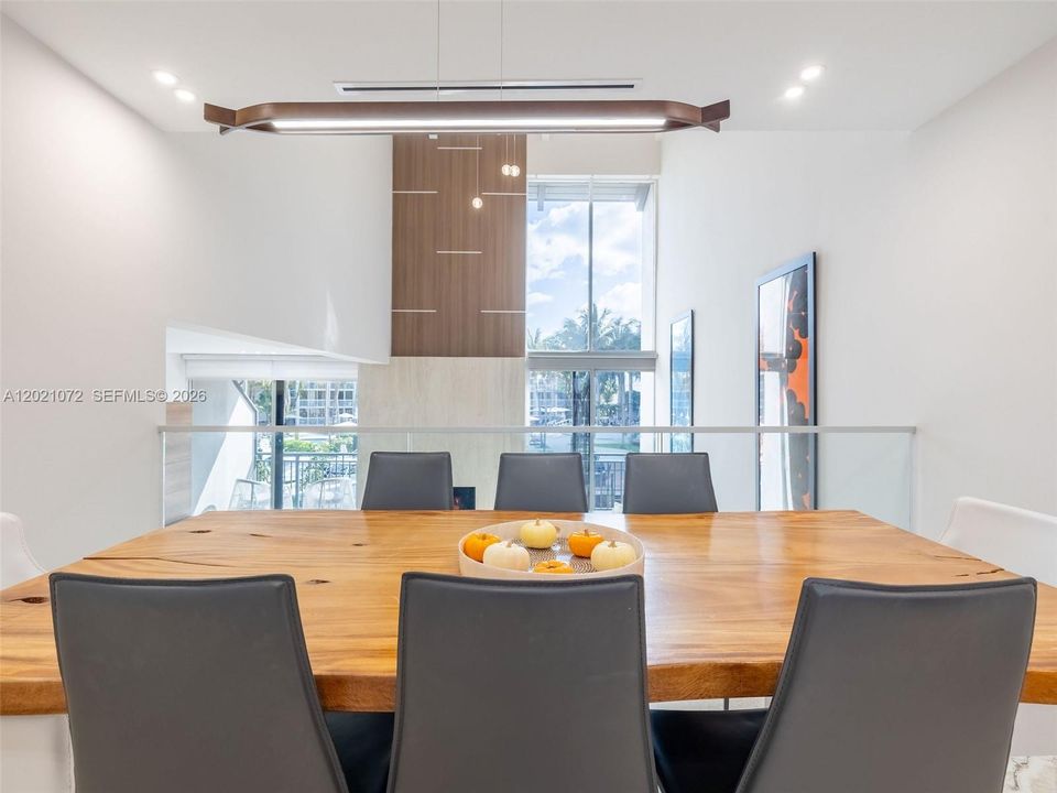 For Sale: $1,999,999 (4 beds, 4 baths, 2203 Square Feet)