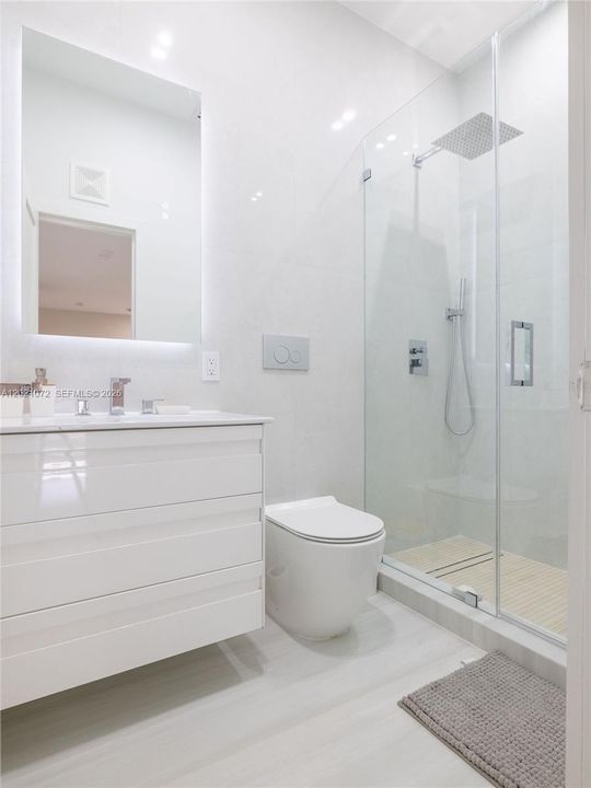 For Sale: $1,999,999 (4 beds, 4 baths, 2203 Square Feet)