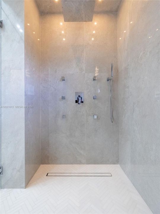 For Sale: $1,999,999 (4 beds, 4 baths, 2203 Square Feet)