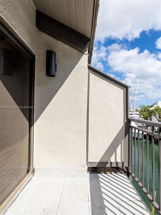 For Sale: $1,999,999 (4 beds, 4 baths, 2203 Square Feet)