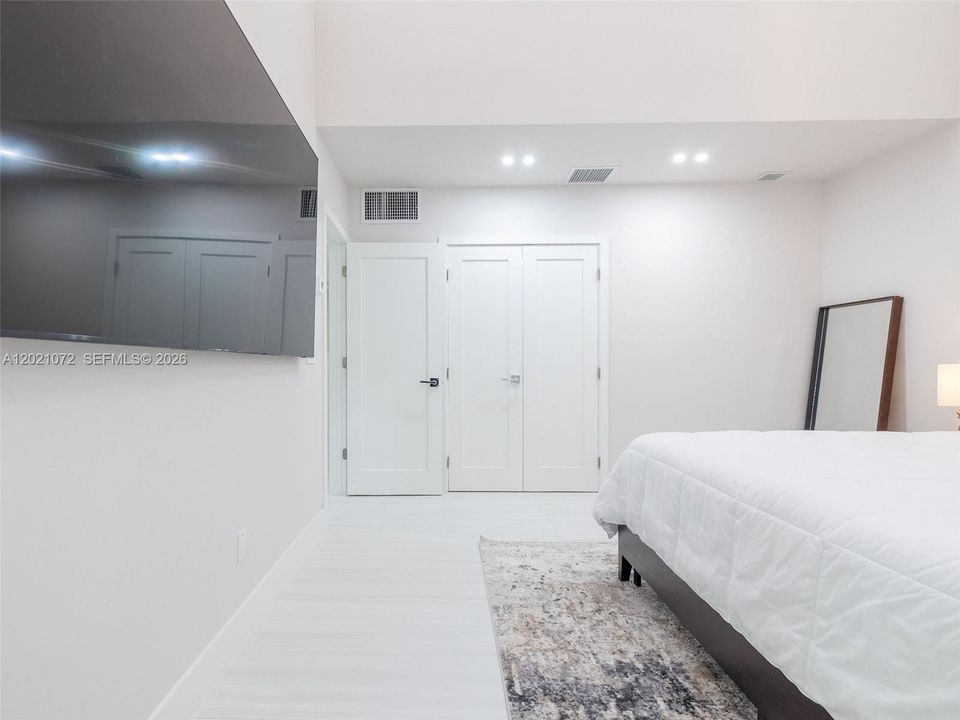 For Sale: $1,999,999 (4 beds, 4 baths, 2203 Square Feet)
