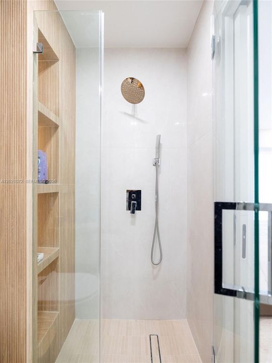 For Sale: $1,999,999 (4 beds, 4 baths, 2203 Square Feet)