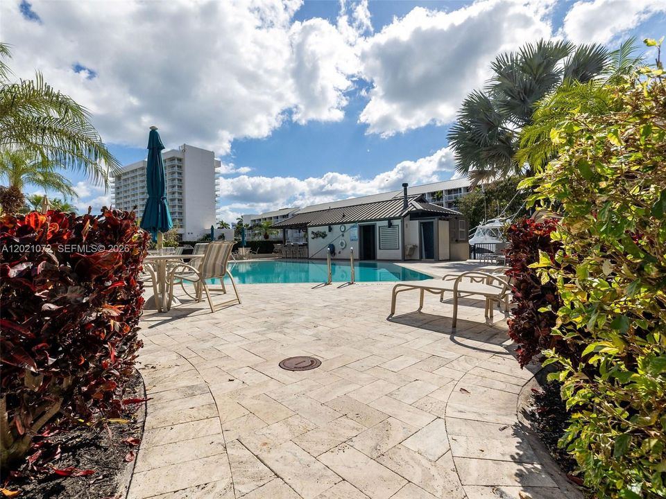 For Sale: $1,999,999 (4 beds, 4 baths, 2203 Square Feet)