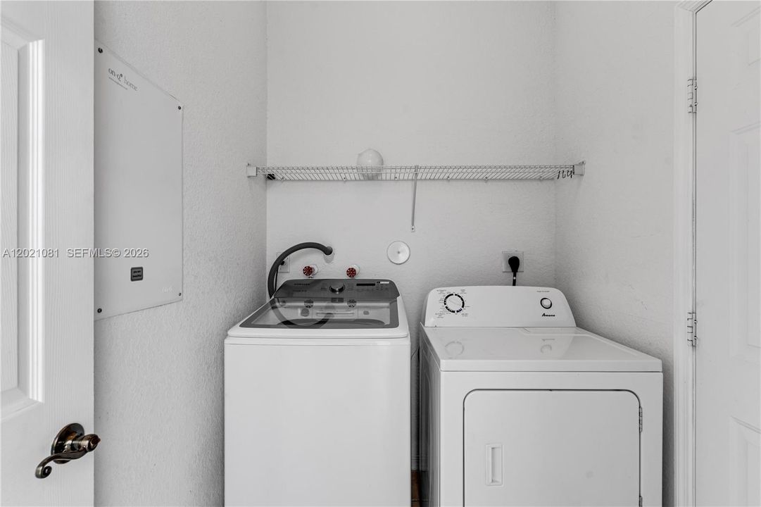 En Venta: $280,000 (2 camas, 2 baños, 1431 Pies cuadrados)