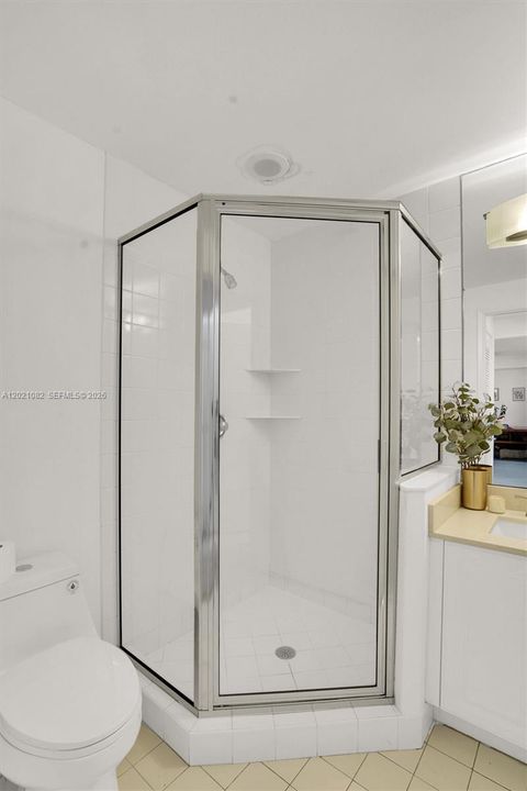 For Rent: $12,500 (3 beds, 3 baths, 2220 Square Feet)