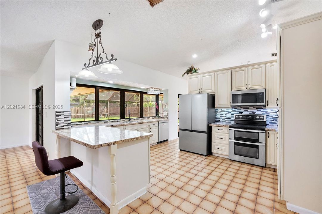 For Sale: $749,500 (5 beds, 2 baths, 2213 Square Feet)