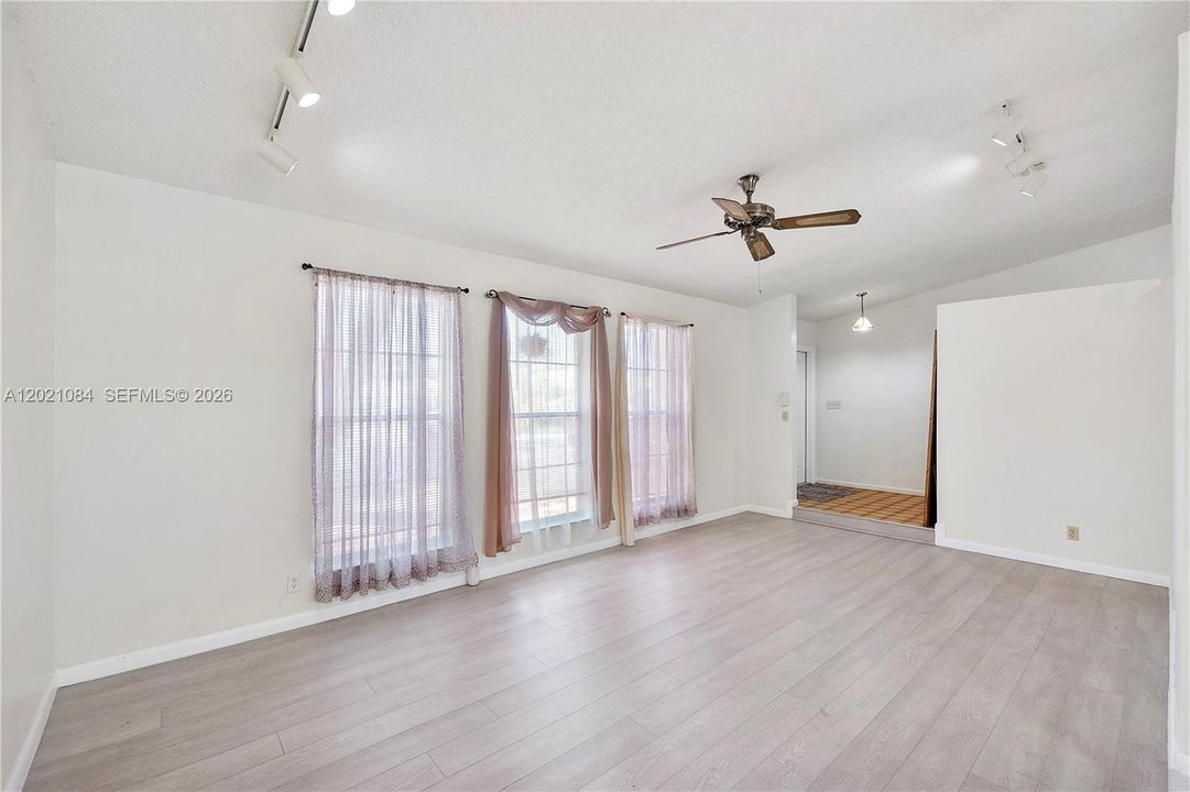 For Sale: $749,500 (5 beds, 2 baths, 2213 Square Feet)