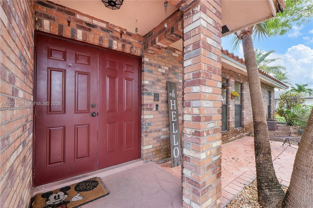 For Sale: $749,500 (5 beds, 2 baths, 2213 Square Feet)