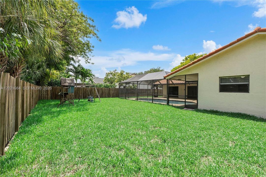 For Sale: $749,500 (5 beds, 2 baths, 2213 Square Feet)