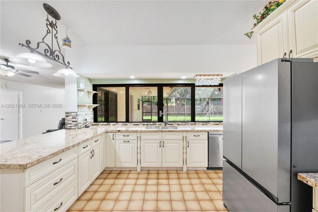 For Sale: $749,500 (5 beds, 2 baths, 2213 Square Feet)