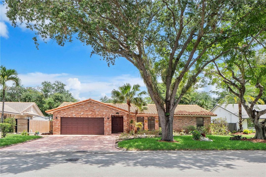 For Sale: $749,500 (5 beds, 2 baths, 2213 Square Feet)
