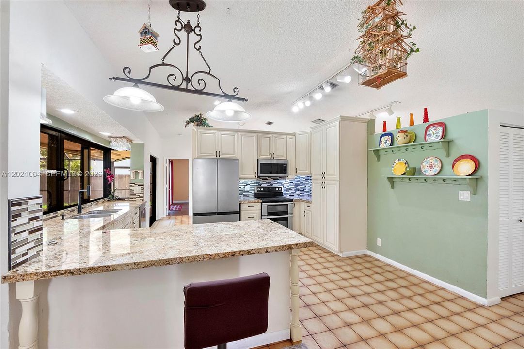 For Sale: $749,500 (5 beds, 2 baths, 2213 Square Feet)