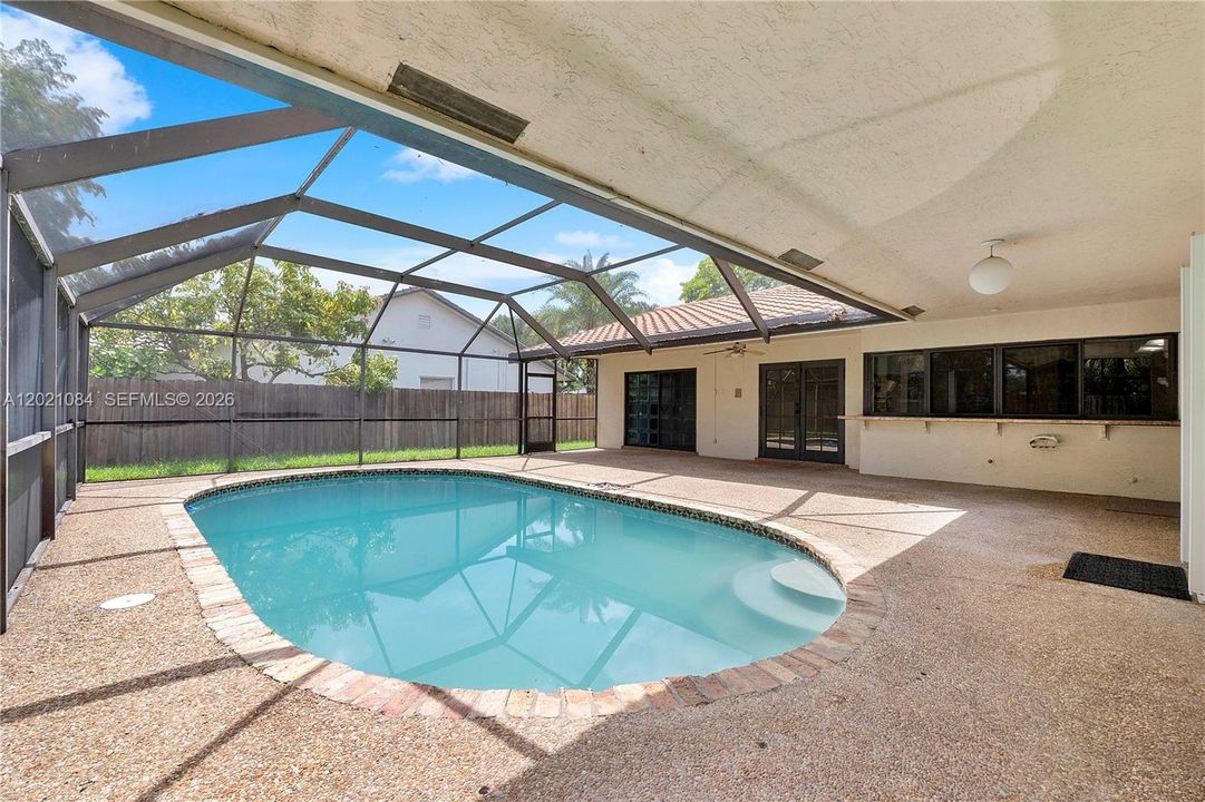 For Sale: $749,500 (5 beds, 2 baths, 2213 Square Feet)