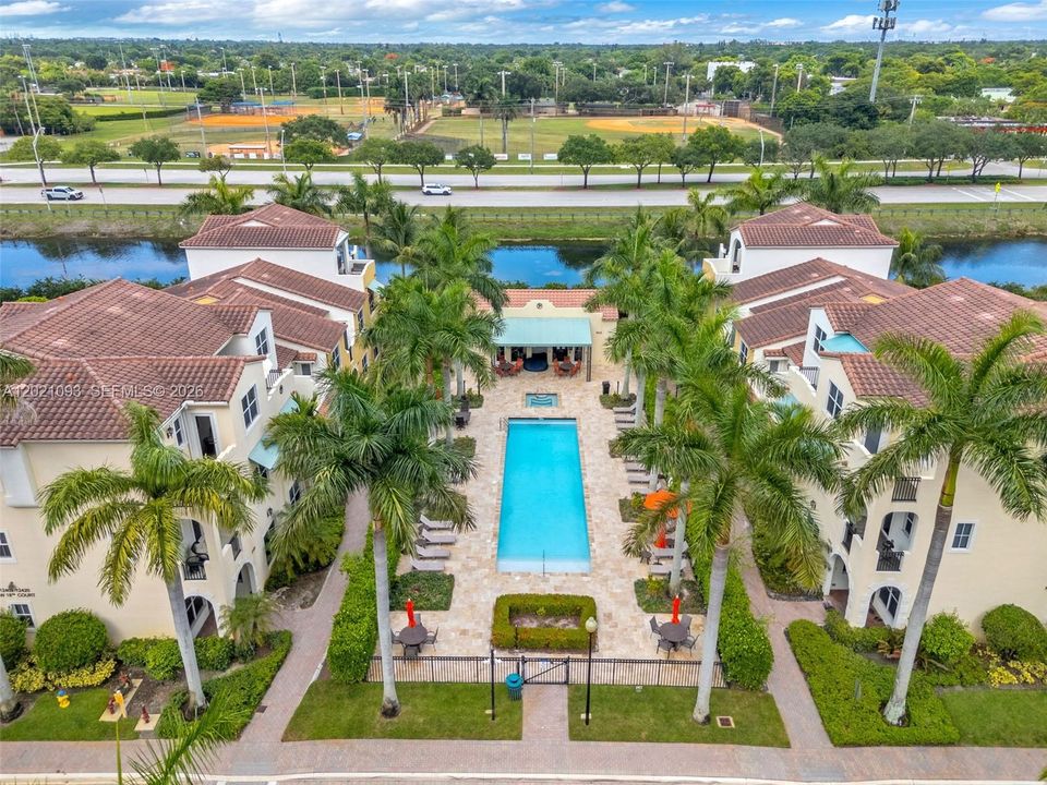 En Venta: $735,000 (3 camas, 4 baños, 2928 Pies cuadrados)